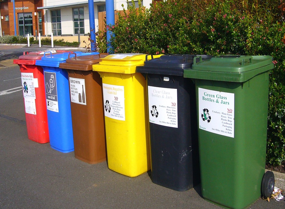 recycling bins 373156 960 720